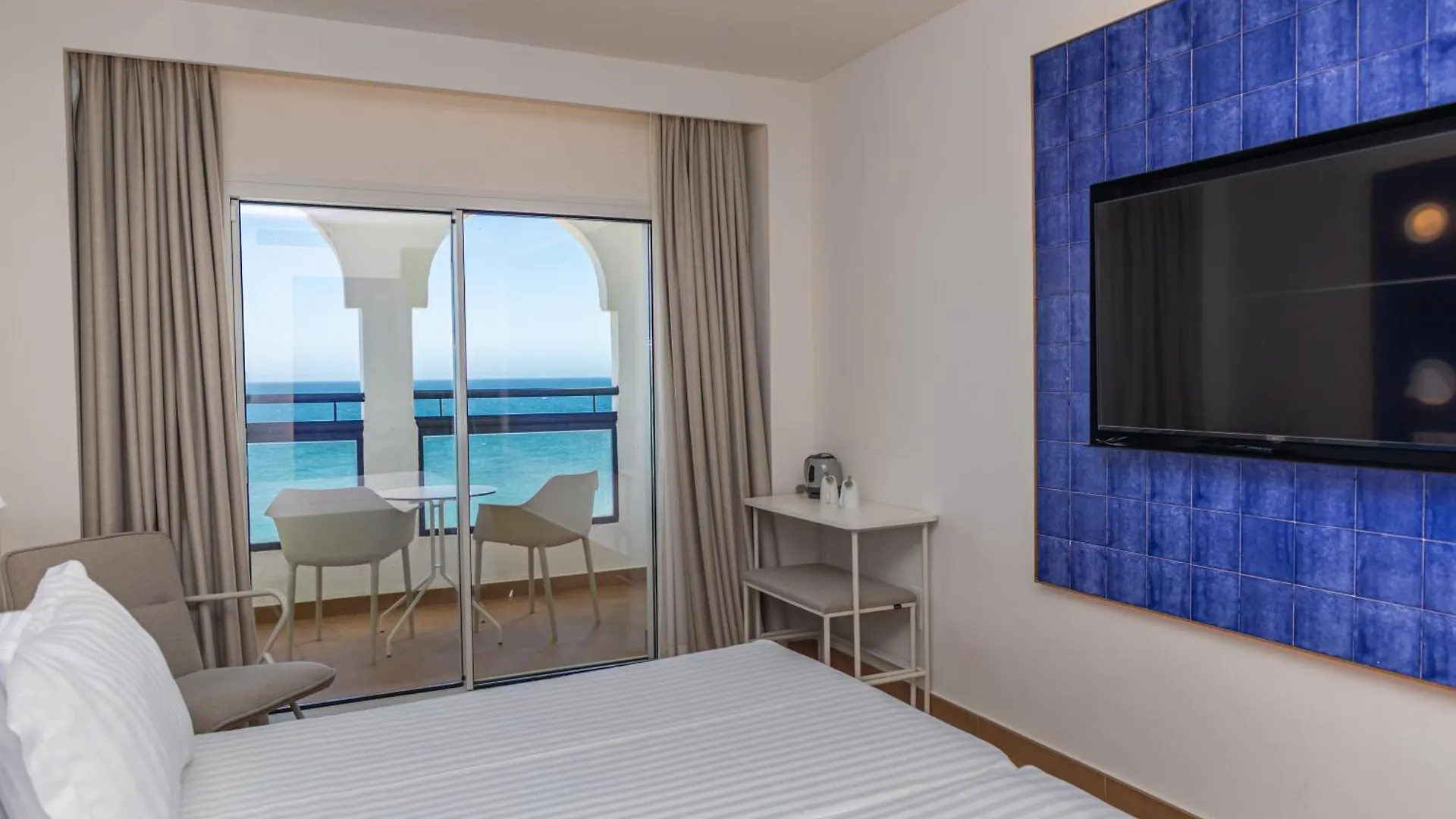 Perla Marina Hotel Nerja Espanha
