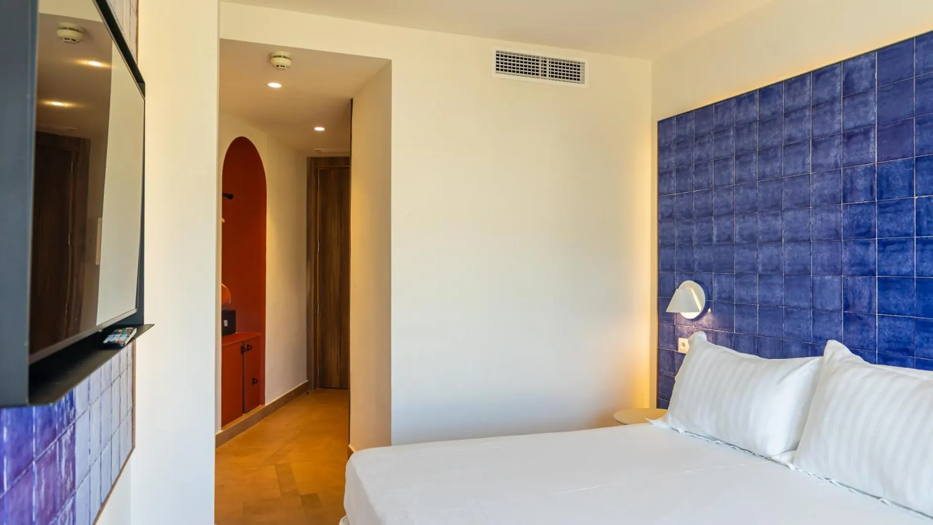 Perla Marina Hotel Nerja 4*,