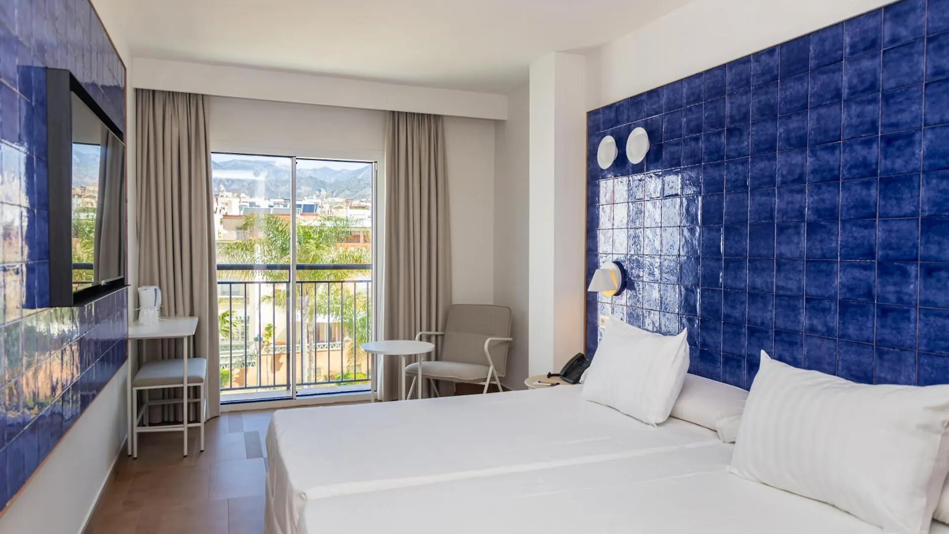 Perla Marina Hotel Nerja Espanha