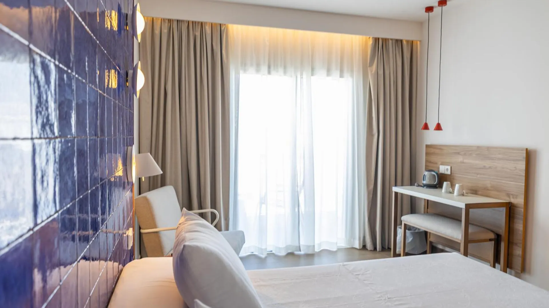 Perla Marina Hotel Nerja 4*,  Espanha